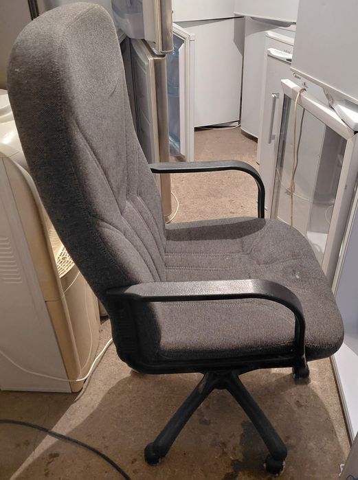 Продам 2 кресло  в нормальном состоянии  бу