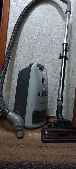 Пылесос SUPRA Turbo 1400W б/у в рабочем состоянии