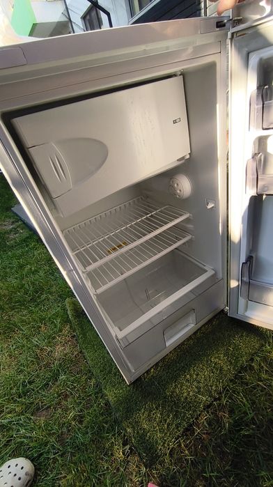 Frigider mic Arctic cu congelator (ANF115+) - stare perfectă