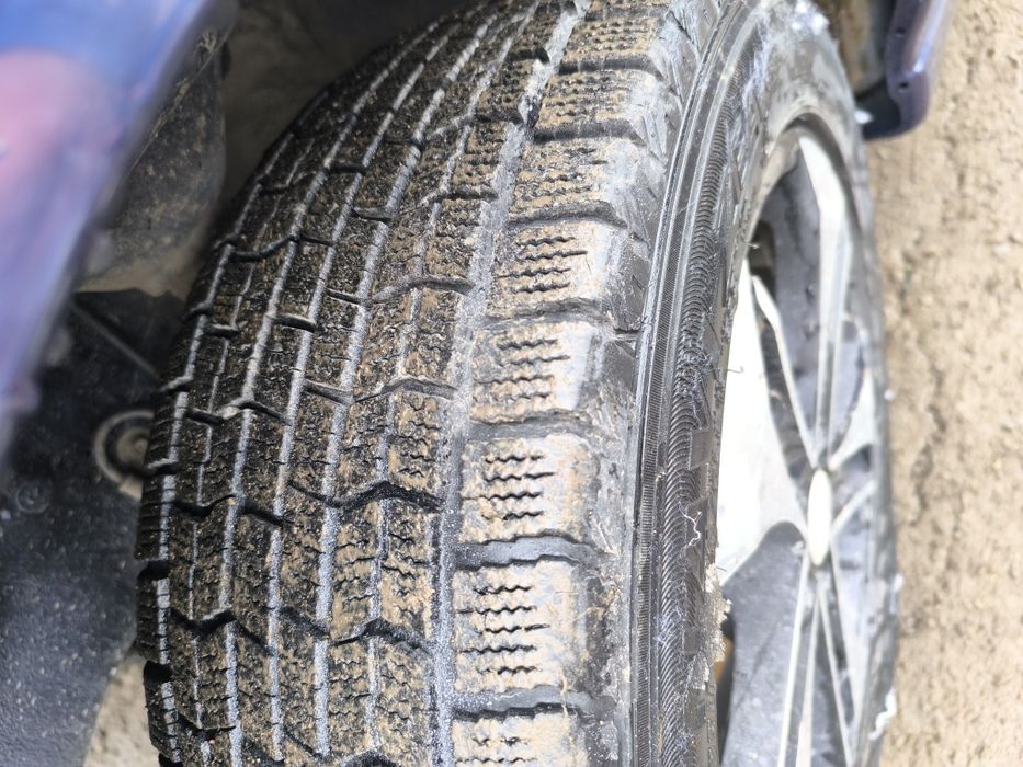 Продам диски с  зимней резиной