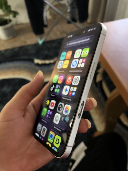 Продам Iphone 16