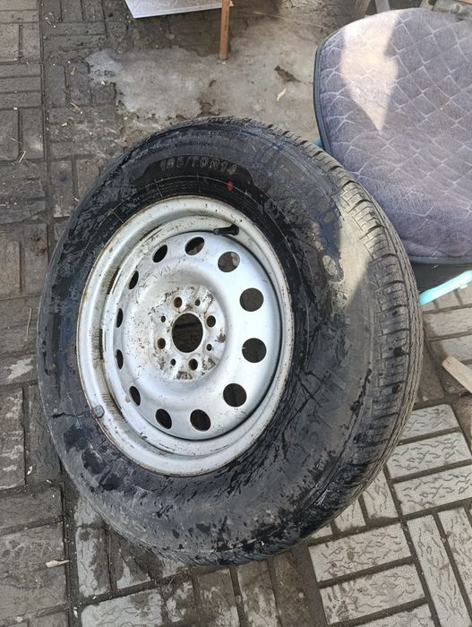 Продам шины 195/70 14