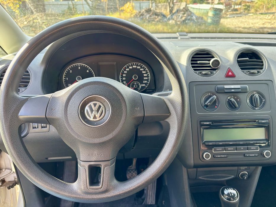 Volkswagen Caddy 1.6 TDI – 2013 – 5 locuri – Stare foarte bună