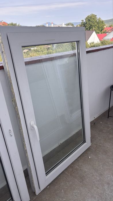 Ușă termopan PVC cu plasă, 3 geamuri. Se vând fiecare în parte