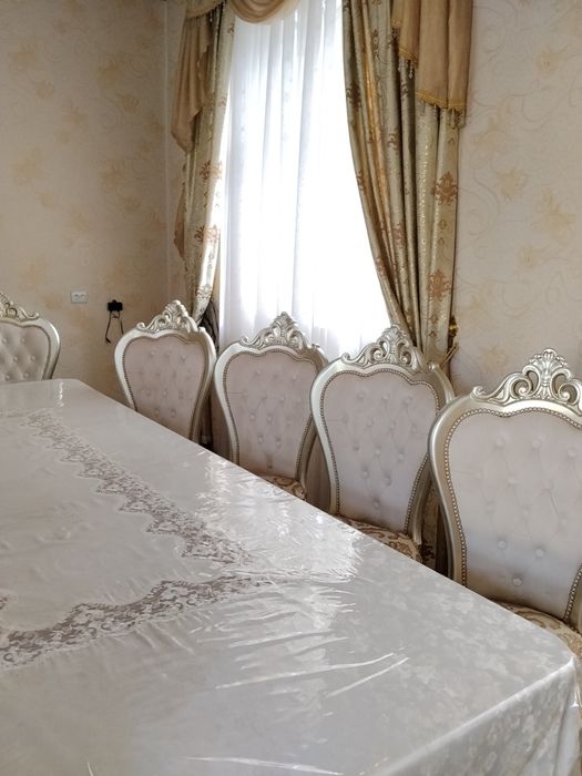 Yangi stol-stul sotiladi