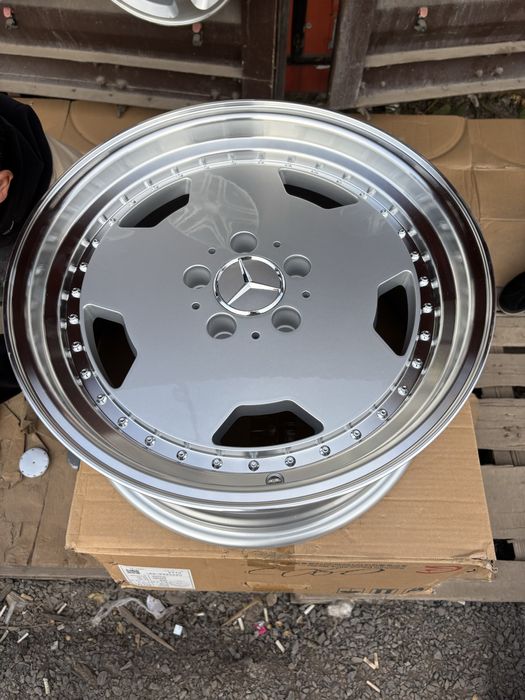 Продам комлект дисков с резиной на ваш Мерседес