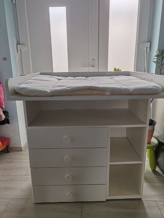 Comoda de înfășat