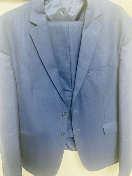 Костюм бу 5000 размер 50-52