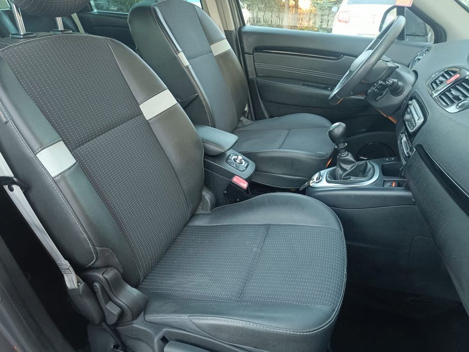 RENAULT Grand Scenic 2012 — imagine 3
