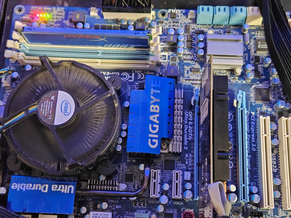 kit gaming retro Placa de baza Gigabyte EX58-UD3R, socket 1366 si procesor i7 920 2.6 ghz
