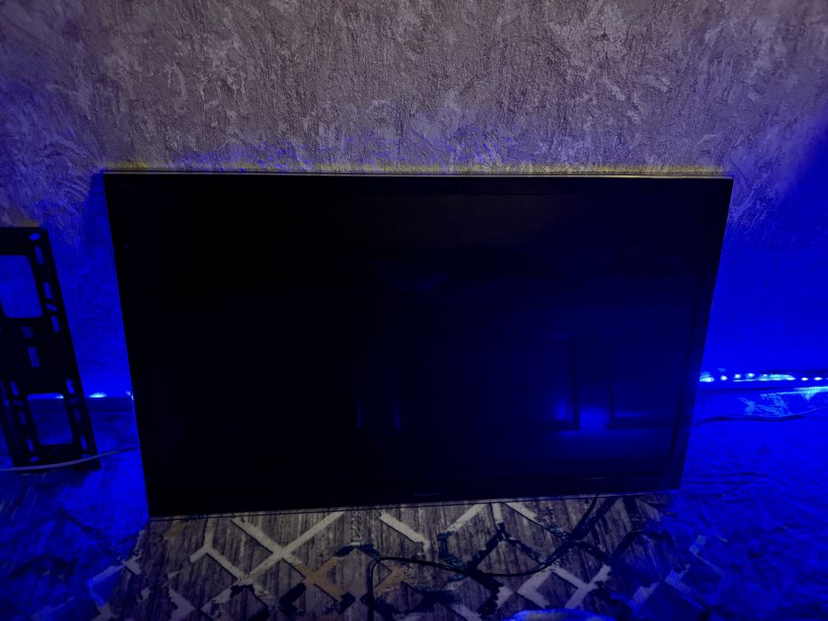 Panasonic TX-L42E5E, 42 инча (107 см), Full HD резолюция.