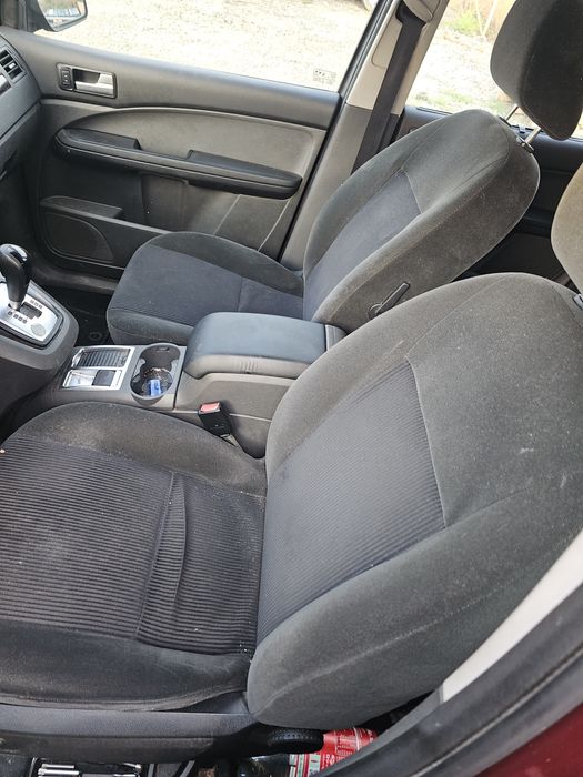 Dezmembrari piese ford c max rosu 1,6 tdci,80 kw,automata  g8da cod motor