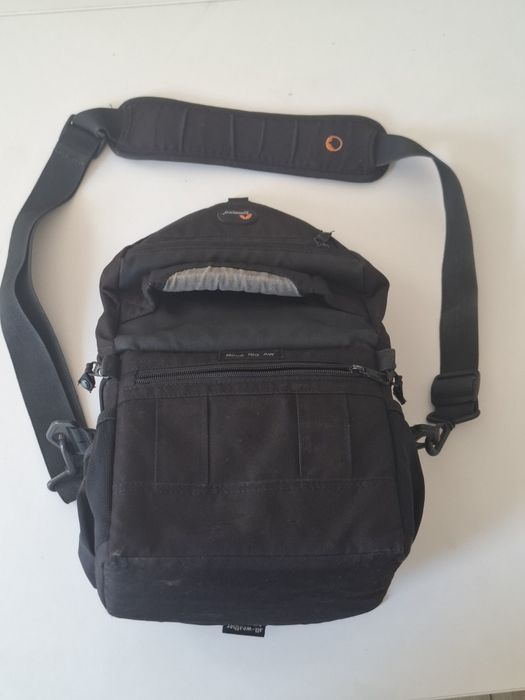 Geanta foto Lowepro Nova 160 AW