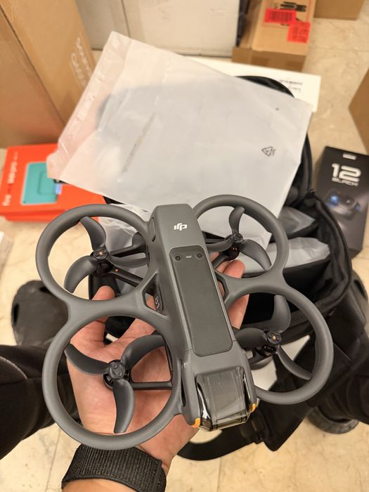 Drona dji avata 2 3 baterii in stare noua doar activata, garantie 2027