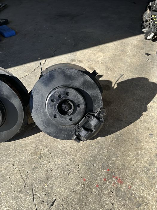 Fuzeta stanga fata BMW X5 E53 fuzeta dreapta fata BMW X5 E53