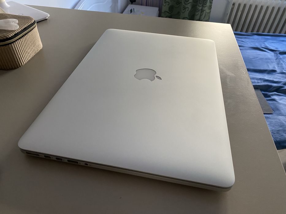 Macbook Pro 15 inch 16 gb 2015 256SSD