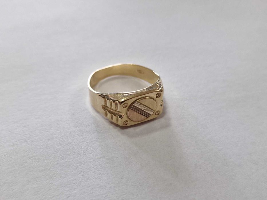 Златен пръстен 14К 585 / 3,45 гр.