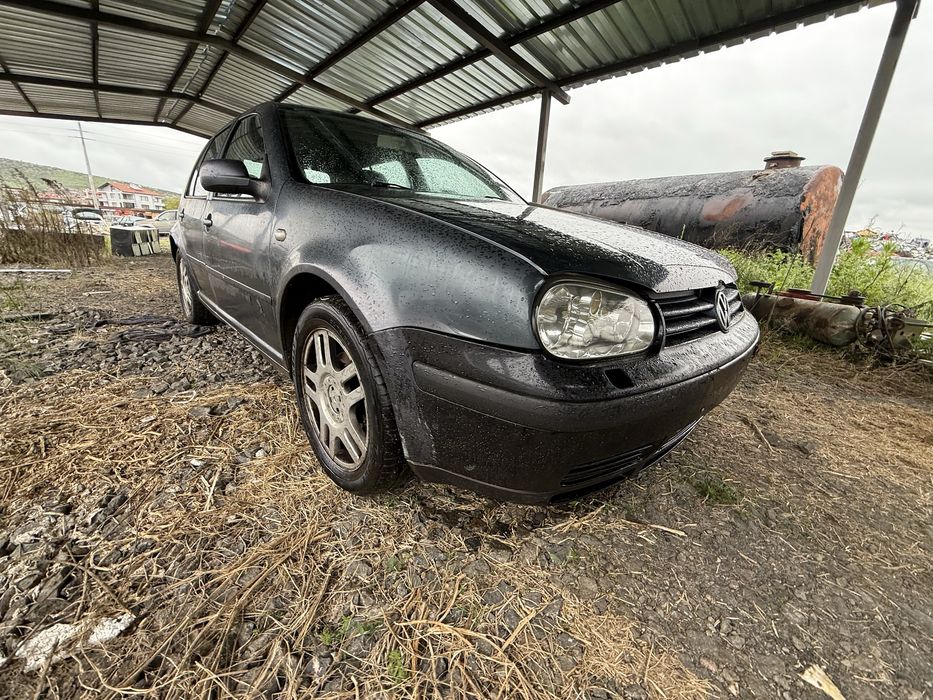 Golf 4 на части 1.9 дизел ръчни скорости