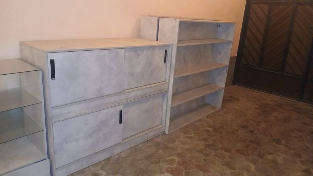 Noutbuk otdel uchun vetrina srooochna sotiladi