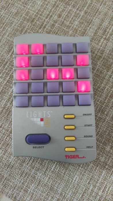Retro game 1995 Tiger Lights Out electronics