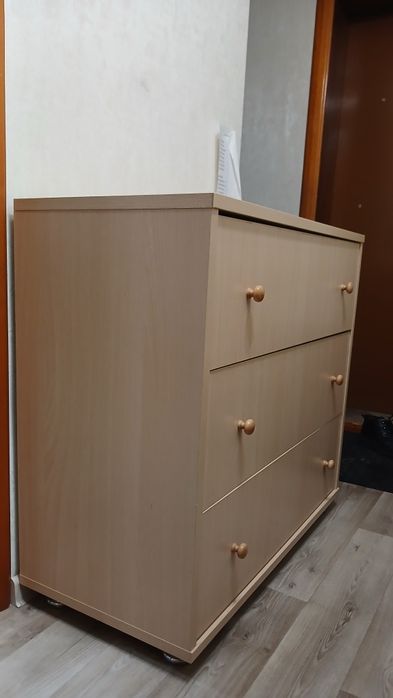 Продам комод 3х секционный