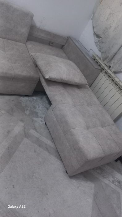 диван почти новый