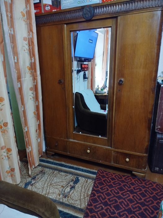 Продается платяной шкаф