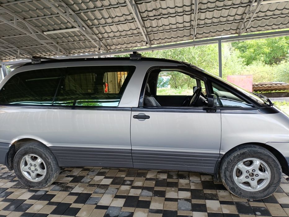 Toyota Estima emina