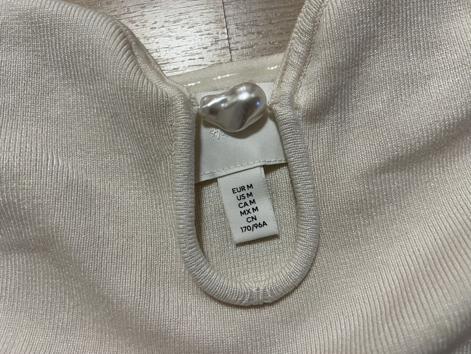Бежов топ Zara