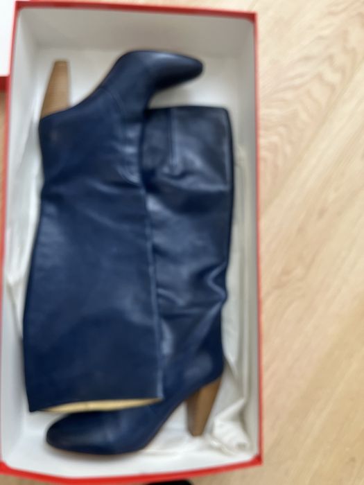 Продам женские сапоги