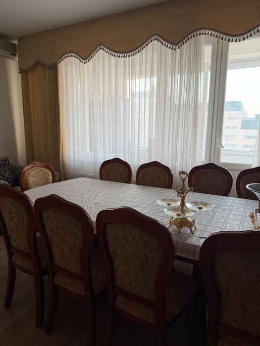 продам стол и 10 стульев