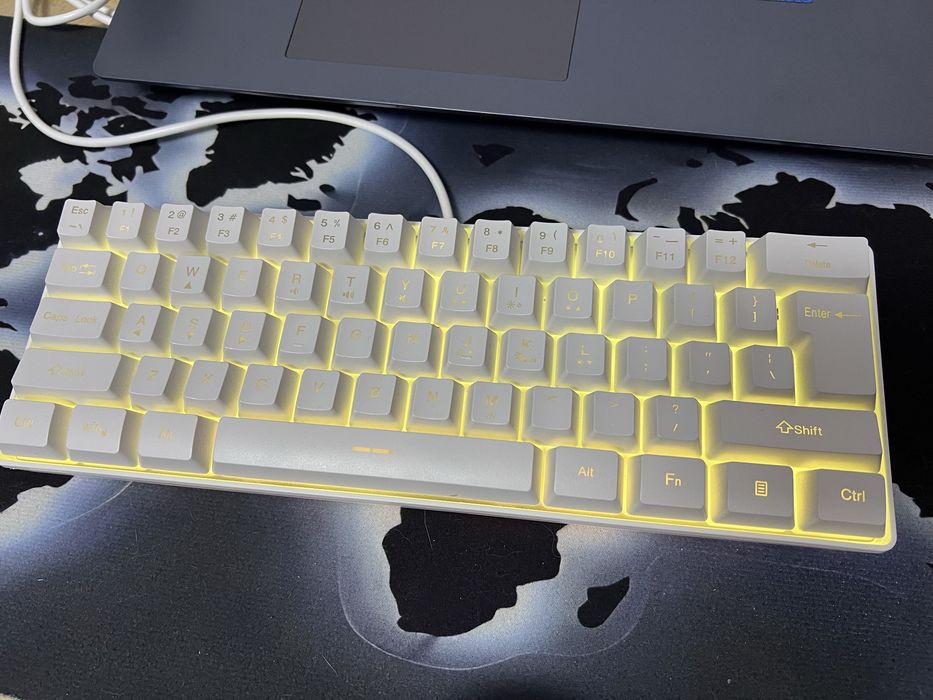 Продам клавиатуру 60%