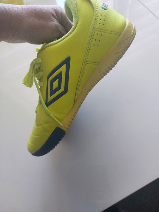 Стоножки umbro 37 номер