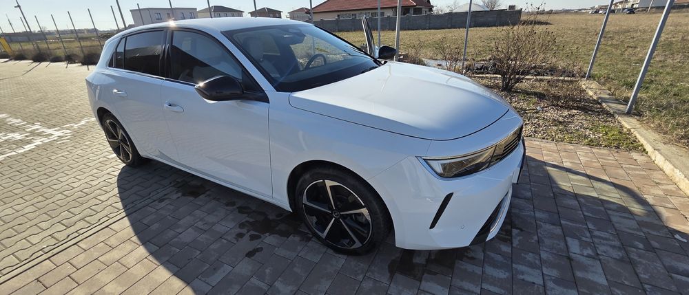 Opel Astra, 1.6 PHEV, 180CP