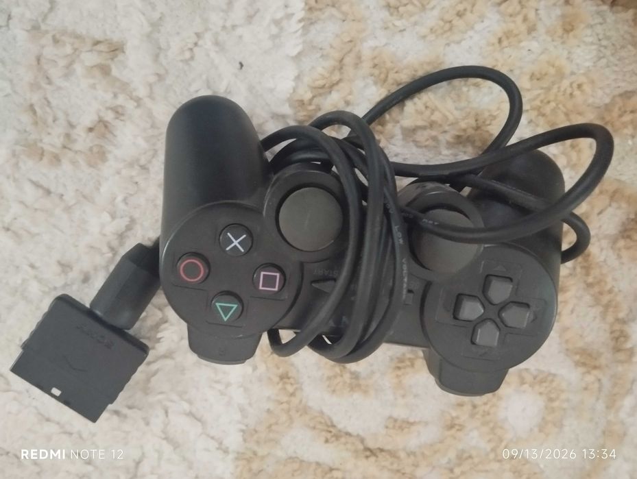 Срочно Playstation 2 с 4 играми
