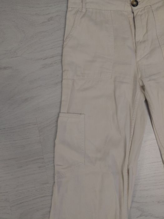 Pantaloni crem cu buzunare - Pull&Bear