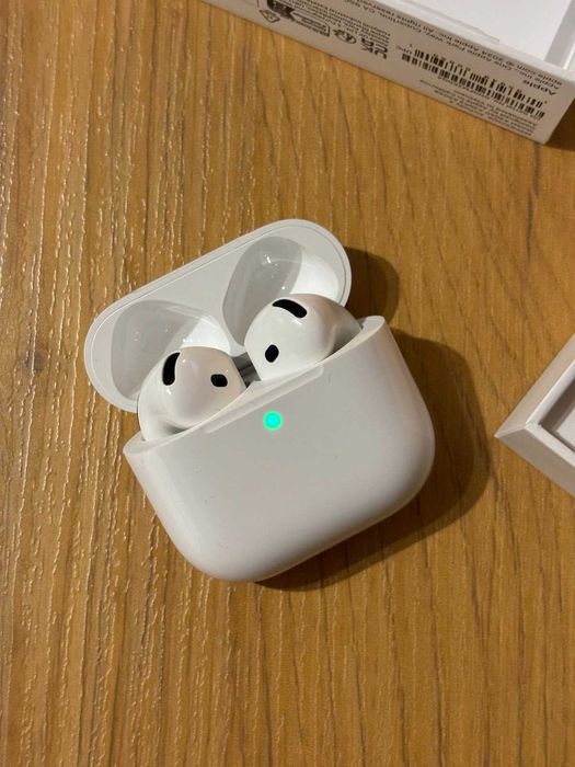 Apple Airpods 4th Gen