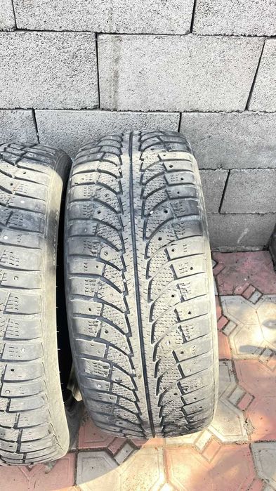 Зимние шипованные