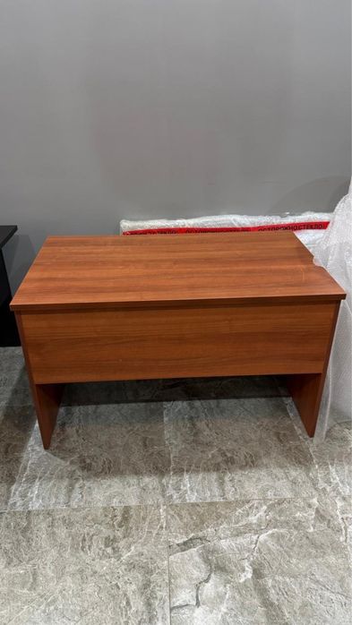 Офисный стол в отличном состоянии