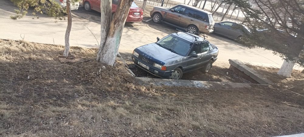 Продам ауди 80 б3.на полном ходу