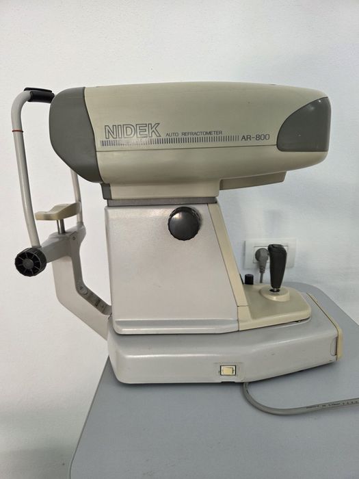 Autorefractometru Nidek AR 800
