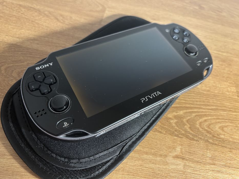 PS Vita OLED Crystal Black modată — 128GB, stare foarte buna | Japonia
