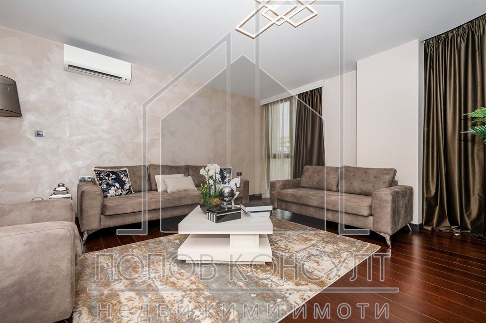 Продава се Двустаен апартамент в Пловдив, Център - 64 кв.м за 4951 €/кв.м - Снимка #2