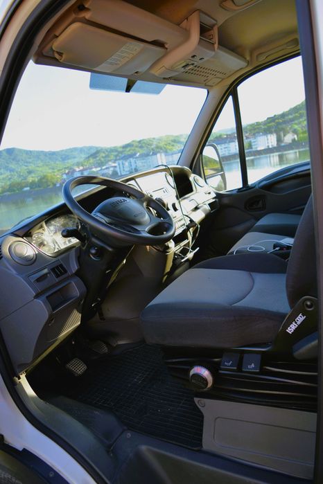 Iveco Daily 2012 basculabil pe 3 parti