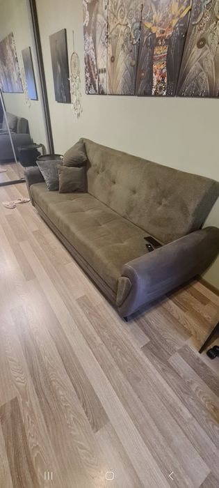 Canapea extensibila 3 locuri