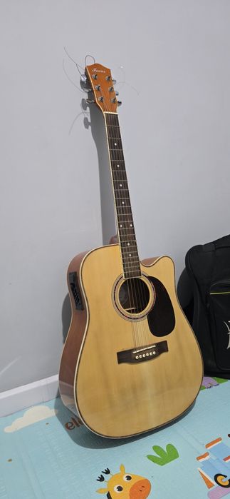 Акустические гитара  Focus