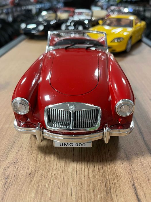 Чисто нова метална колекционерска количка МG A TWIN CAM CABRIO 1:18