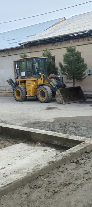 Excavator pogruzchik
