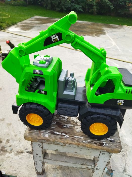 Машинки детские, вертолёты