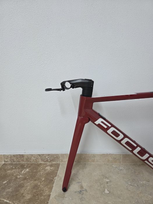 Cadru carbon FOCUS
